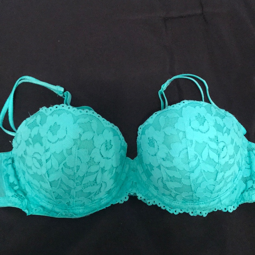 New Victoria Secret Pink bra size 34B